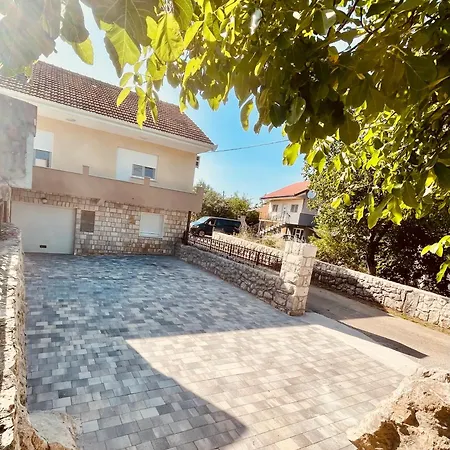 Leon - Imotski - Makarska *
